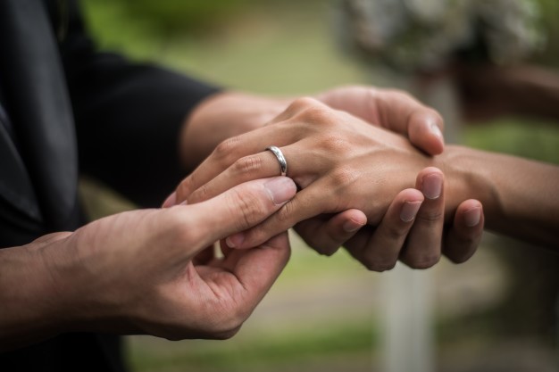 3 Tips Memakai Cincin Nikah Dengan Tepat