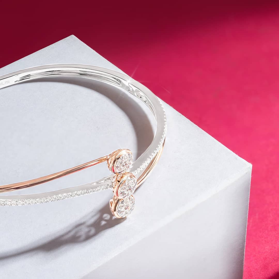 7 Tips Memilih Gelang Couple Inisial yang Nyaman dan Tetap Stylish gelang couple inisial, tips memilih gelang, gelang couple inisial nama, gelang couple inisial huruf,