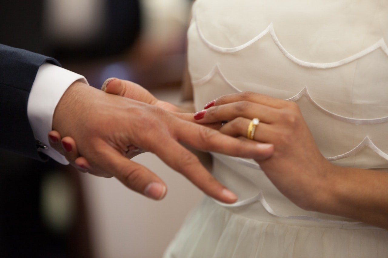 Apa yang Harus Diperhatikan Ketika Memilih Cincin Nikah?