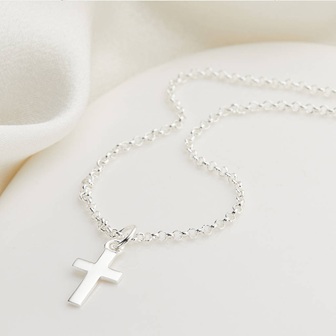Arti Dibalik Penggunaan Kalung Salib Arti Dibalik Penggunaan Kalung Salib