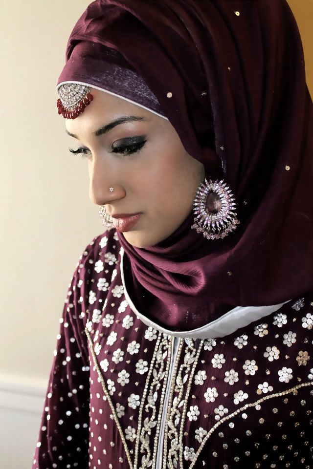 Bagi Anda Yang Berhijab, Inilah 4 Cara Menggunakan Perhiasan Anting Yang Baik Benar Bagi Anda Yang Berhijab, Inilah 4 Cara Menggunakan Perhiasan Anting Yang Baik Benar