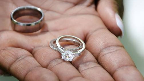 Bedanya Kadar Emas Cincin Kawin Emas Dan Berlian Bedanya Kadar Emas Cincin Kawin Emas Dan Berlian