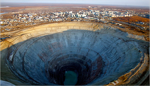 Bekas Tabrakan Asteroid Di Bumi Hasilkan Trilyunan Karat Berlian Untuk 3000 Tahun Mendatang