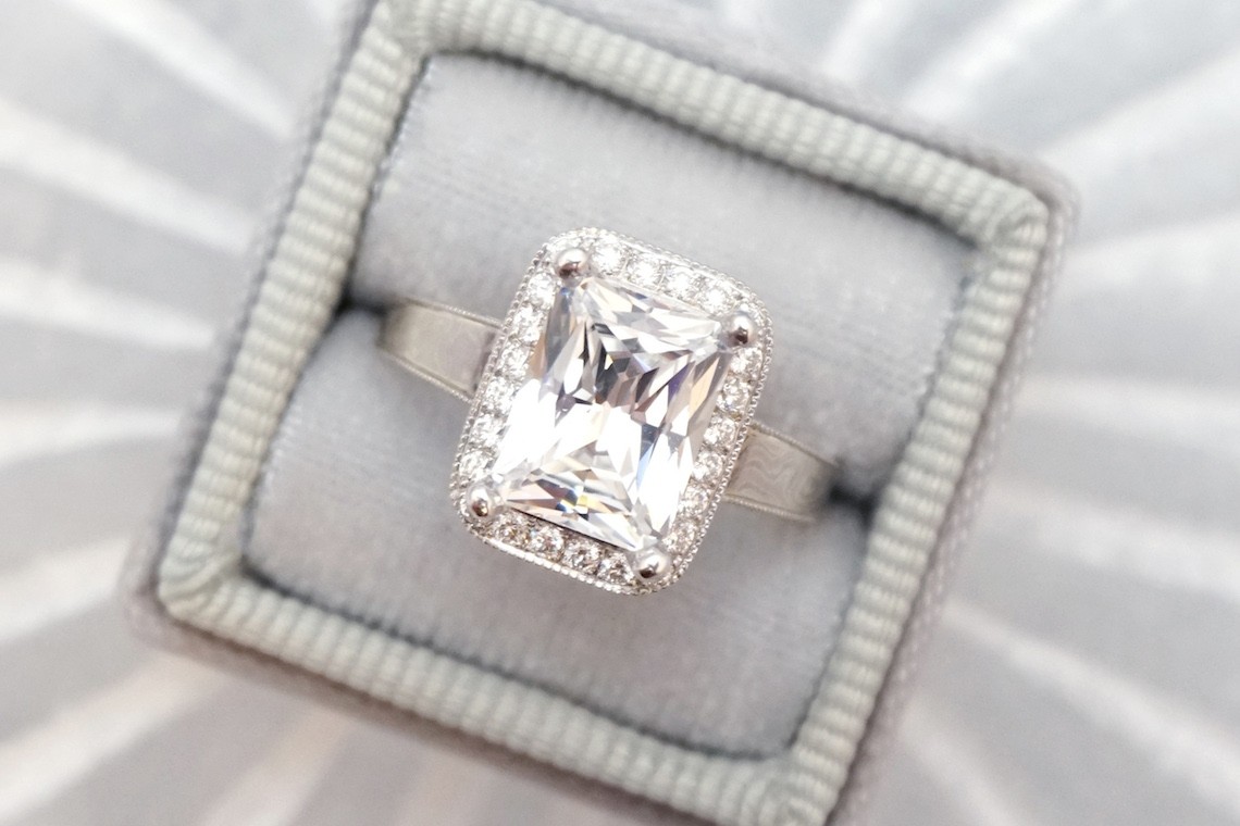 Beli Cincin Tunangan Secara Online, Kenapa Tidak ? Ini Tipsnya Beli Cincin Tunangan Secara Online, Kenapa Tidak ? Ini Tipsnya