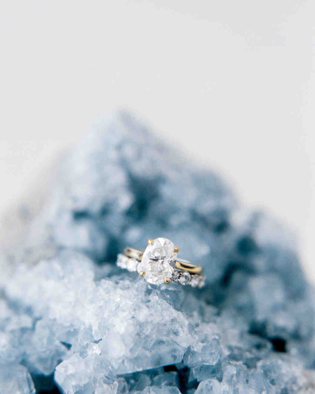 Bingung Menentukan Pilihan Cincin Nikah? Pertimbangkan Dahulu Hal Ini Bingung Menentukan Pilihan Cincin Nikah? Pertimbangkan Dahulu Hal Ini