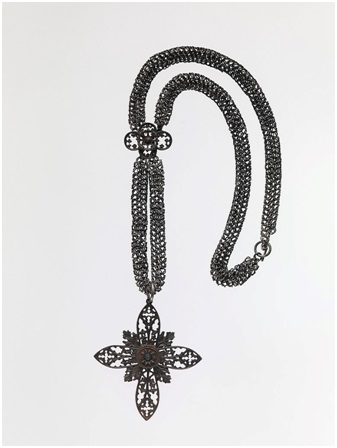 Bingung Pilih Panjang Kalung Salib yang Tepat? Ini Rahasianya!