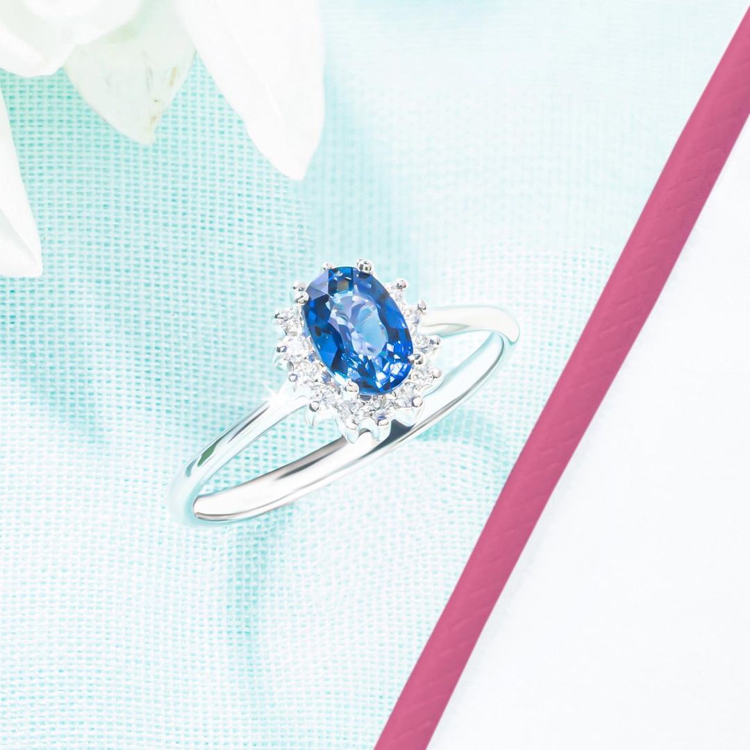 Cincin Berlian Biru: Kecantikan dan Makna di Baliknya cincin berlian biru, cincin berlian, cincin,