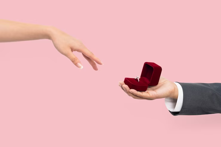 Cincin Tunangan Harus Sama? Ulik Faktanya di Sini!