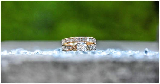 Cincin Tunangan Kualitas Mewah Harga Terjamin Cincin Tunangan Kualitas Mewah Harga Terjamin