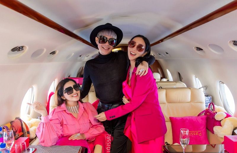 Diamond in The Air, Valentine in Private Jet Diamond in The Air, Valentine in Private Jet