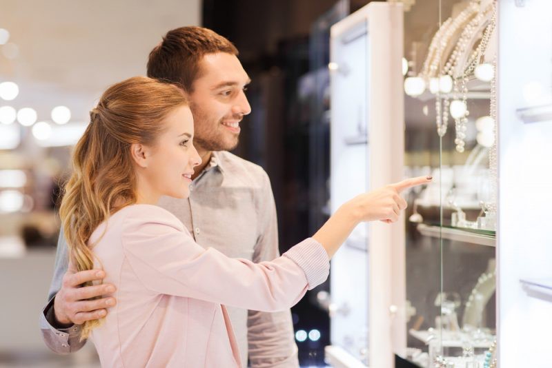 Hal yang Harus Diperhatikan Saat Beli Liontin Inisial