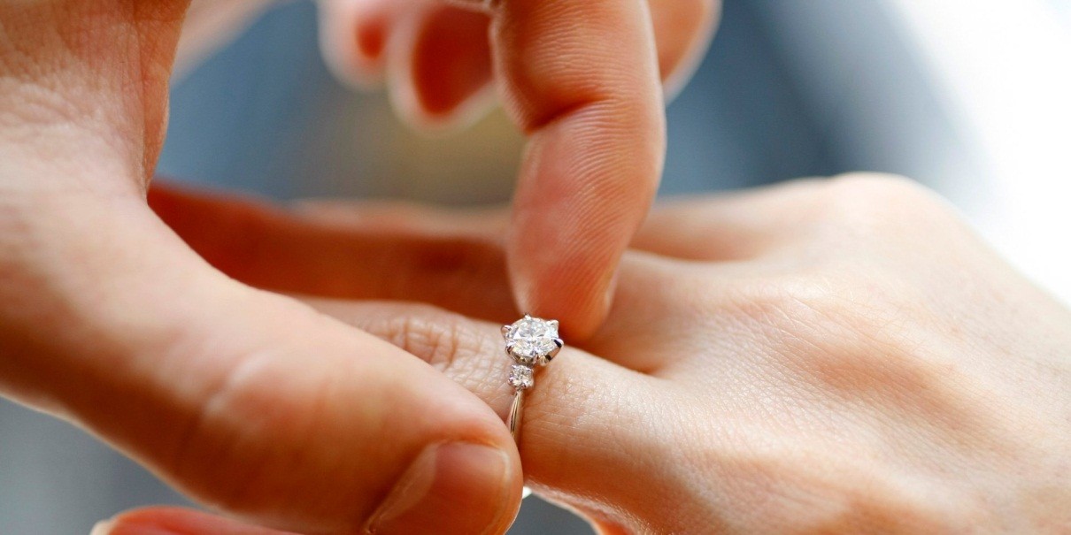 Ingin Dapatkan Cincin Kawin yang Sesuai Keinginan? Begini Caranya! Ingin Dapatkan Cincin Kawin yang Sesuai Keinginan? Begini Caranya!