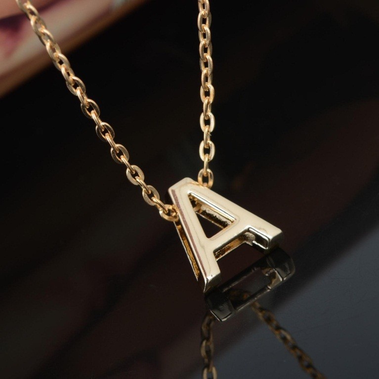 Ingin Tampil Fashionable dengan Kalung Liontin Inisial Anda? Simak Tipsnya Berikut Ini! Ingin Tampil Fashionable dengan Kalung Liontin Inisial Anda? Simak Tipsnya Berikut Ini!