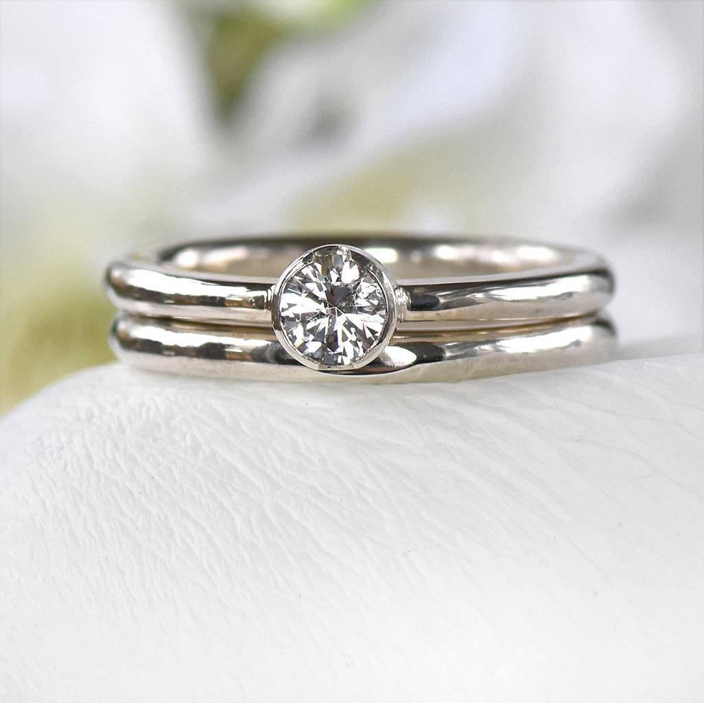 Ini Makna Dibalik Warna Cincin Tunangan yang Cocok Untuk Anda Ini Makna Dibalik Warna Cincin Tunangan yang Cocok Untuk Anda