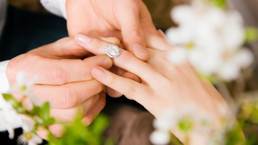 Ini Nih Bedanya Cincin Nikah dan Tunangan Ini Nih Bedanya Cincin Nikah dan Tunangan