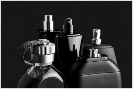 Jauhkan Perhiasan Emas dari Parfum