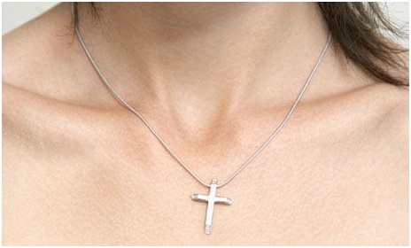 Kalung Salib Dilarang di Amsterdam
