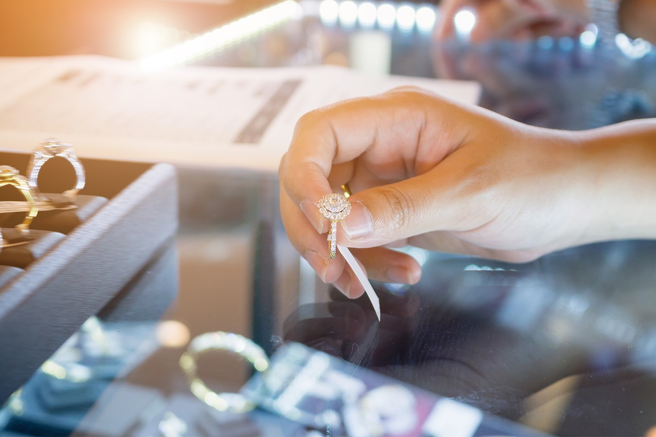 Kiat Membeli Cincin Nikah Secara Online Agar Aman dan Tak Salah Pilih! Kiat Membeli Cincin Nikah Secara Online Agar Aman dan Tak Salah Pilih!