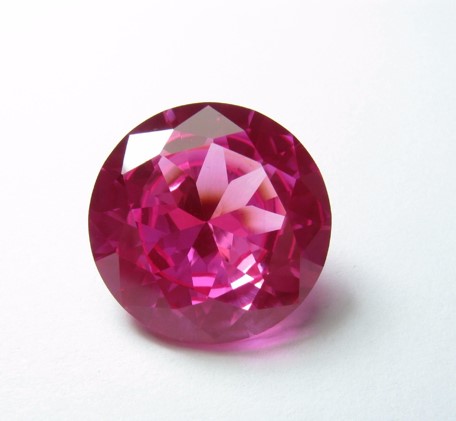 Makna Penggunaan Batu Ruby pada Cincin Kawin