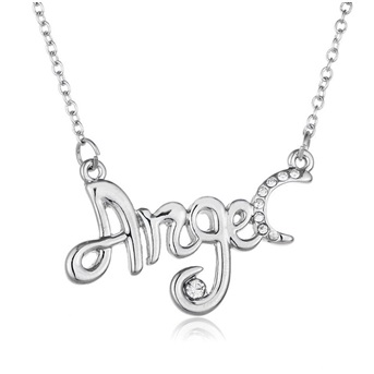 Mengapa Wanita Menyukai Liontin Huruf?