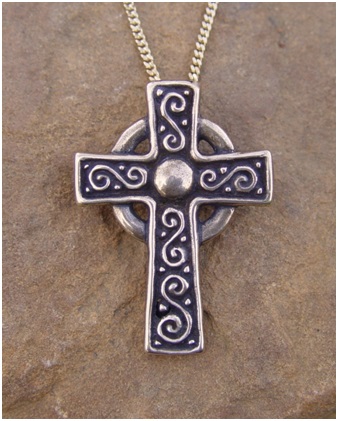 Mengenal Liontin Salib Celtic