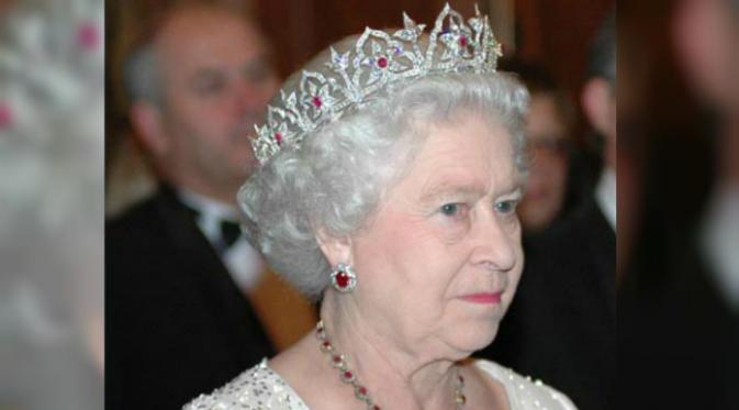 Mengintip 5 Mahkota Super Mewah Milik Ratu Inggris Dari Dulu Hingga Sekarang
