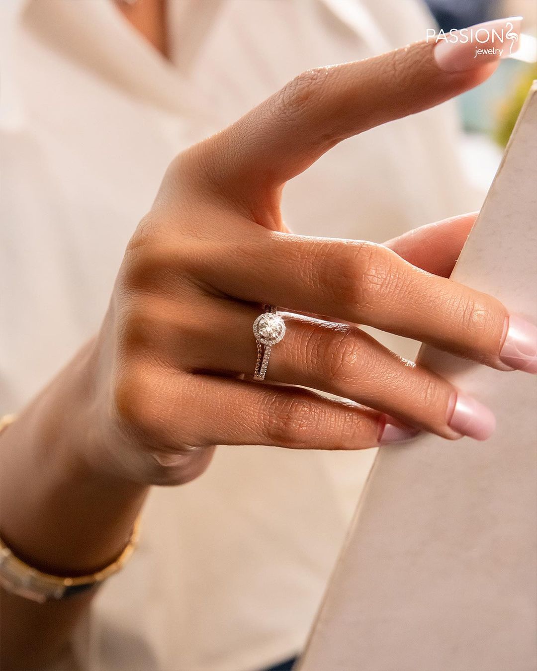 model cincin batu permata wanita terbaru