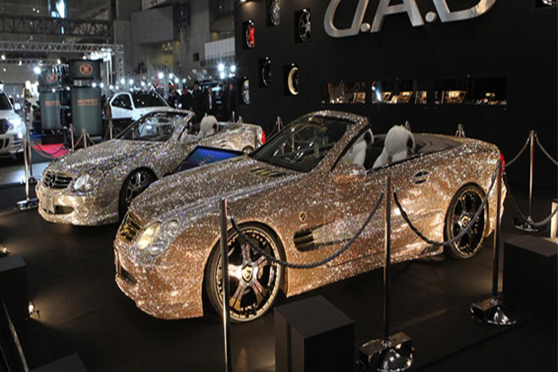 Misteri Kepemilikan Mobil Mercedes Benz Dengan Balutan 300.000 Berlian, Siapa Yang Punya?