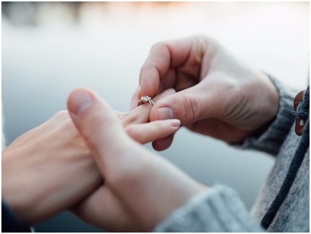 Pengen Segera Lamaran? Cek Trik Memilih Cincin Nikah Agar Lebih Berkesan
