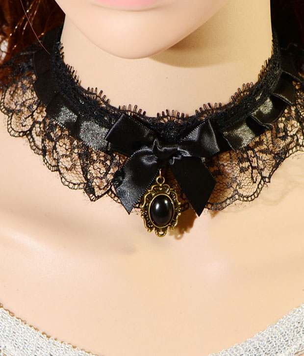Perhiasan Bermotif Lace, Jadi Aksesoris Terpopuler Tahun Ini Perhiasan Bermotif Lace, Jadi Aksesoris Terpopuler Tahun Ini