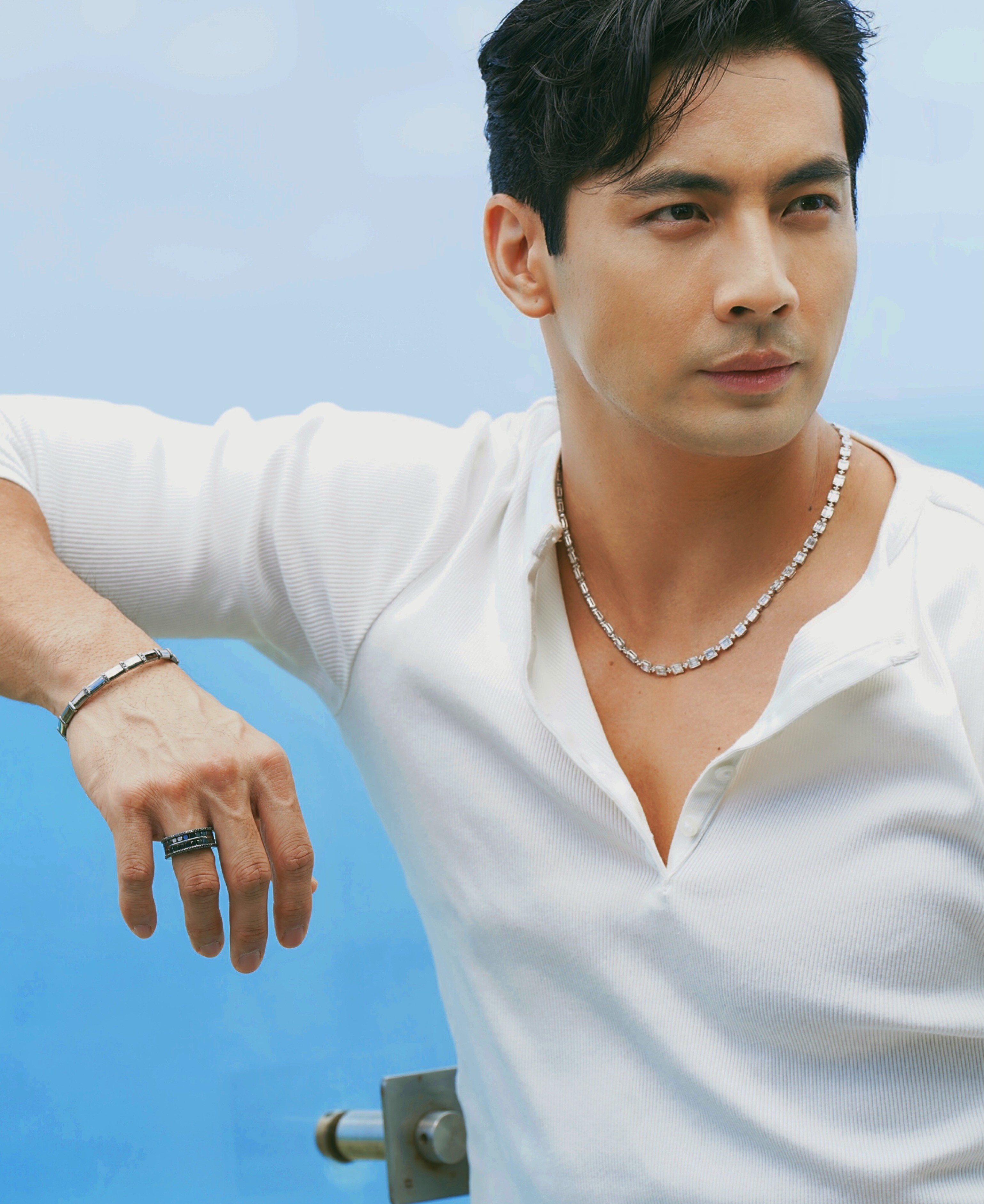 rekomendasi gelang berlian untuk anniversary, gelang berlian, gelang berlian pria, model gelang berlian, gelang berlian klasik,
