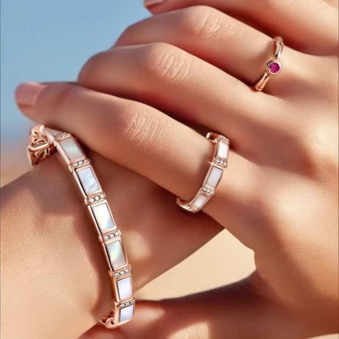 rekomendasi gelang berlian wanita, rekomendasi gelang, gelang berlian, model gelang berlian terbaru, model gelang berlian, gelang berlian terbaru,