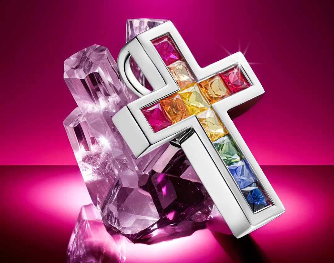 rekomendasi hadiah koleksi perhiasan di natal, hadiah natal, perhiasan salib, hadiah natal yang berkesan, 