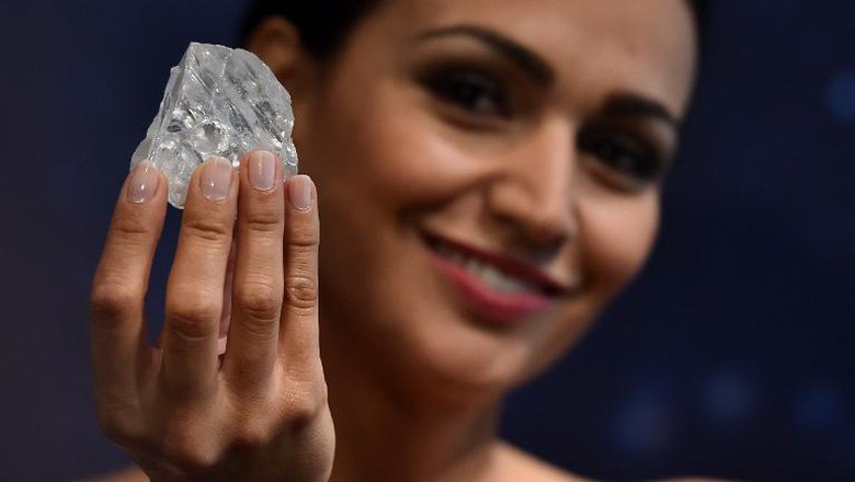 Terbaru: Sebuah Berlian Paling Besar Di Dunia Berhasil Terjual Seharga 700 Miliar