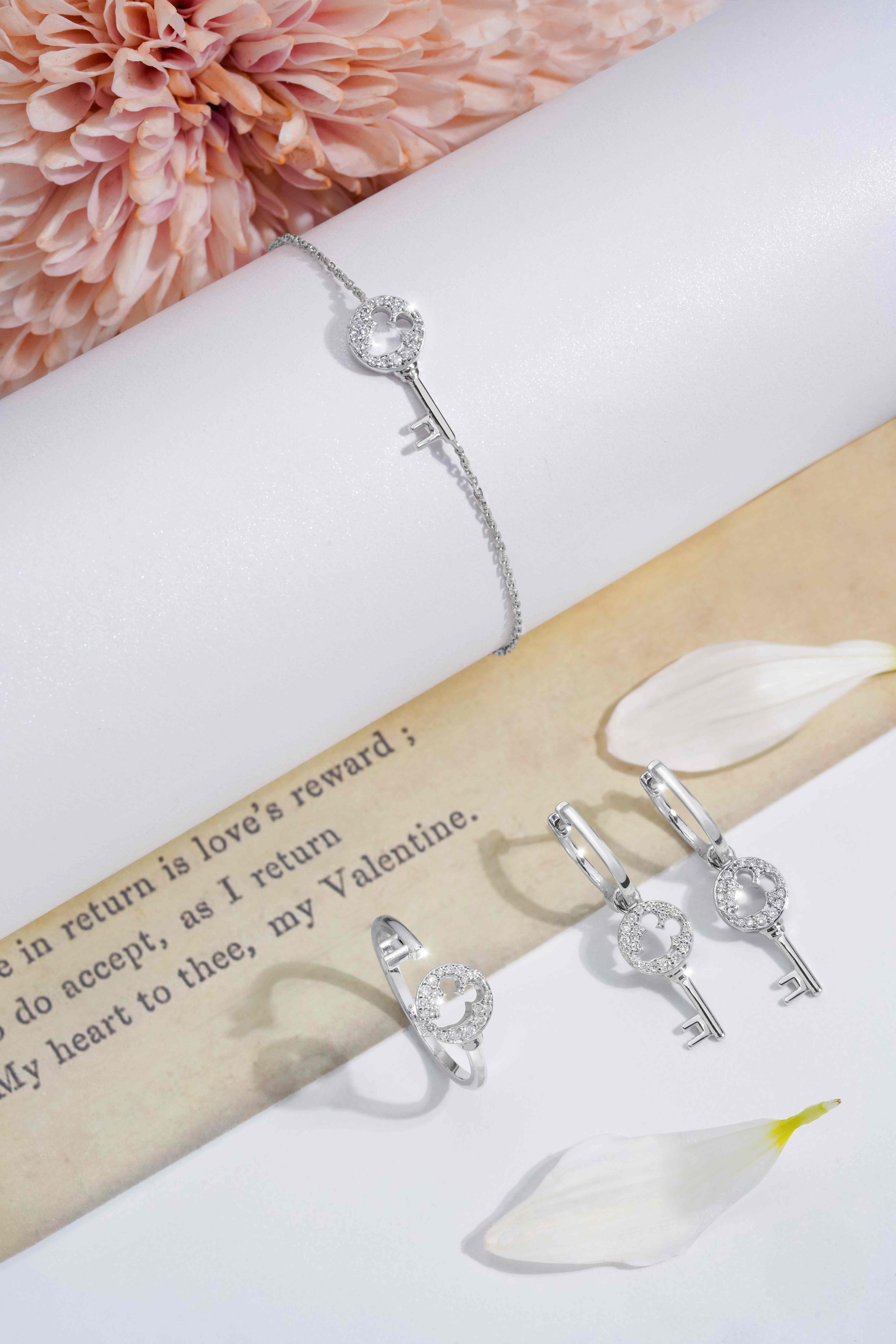 Tips Memilih Bahan Gelang Serut dan Cara Perawatannya gelang serut, gelang, perhiasan, memilih bahan gelang serut,
