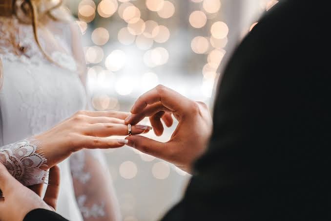 Tips Memilih Cincin Kawin Untuk Momen Sakral Anda Tips Memilih Cincin Kawin Untuk Momen Sakral Anda