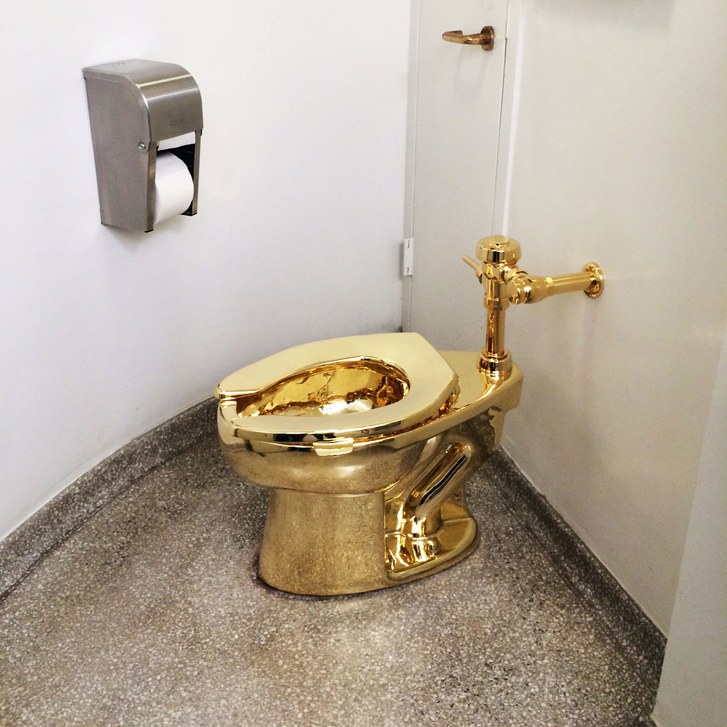 Toilet Emas 18 Karat, Buat orang Jadi Tidak Sabar Untuk Mencobanya