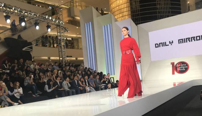 Tren Fashion Korea Ramaikan Jakarta Fashion Week 2018