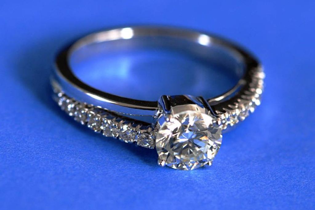 Tren Pemilihan Cincin Kawin Untuk Genapi Tren Fashion Di Paris Tren Pemilihan Cincin Kawin Untuk Genapi Tren Fashion Di Paris