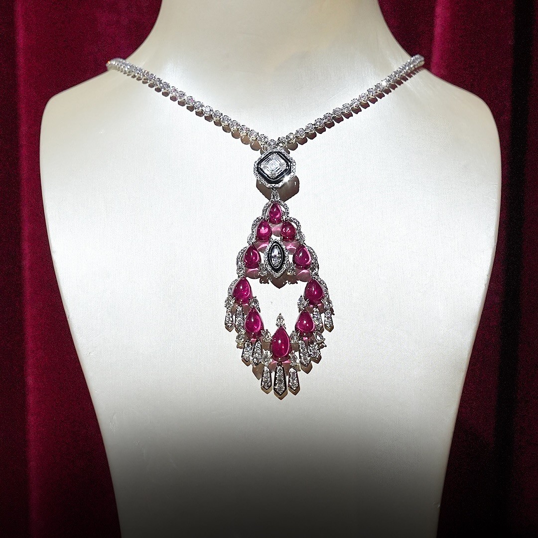 perhiasan berlian, perhiasan berlian asli, perhiasan berlian terbaru, 